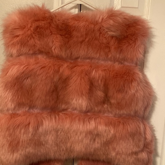 Women’s Faux fur pink vest size XL new with tag - Picture 3 of 4